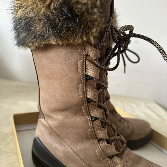 Ecco Hydromax Winter Boots -8 - Picture 1 of 8